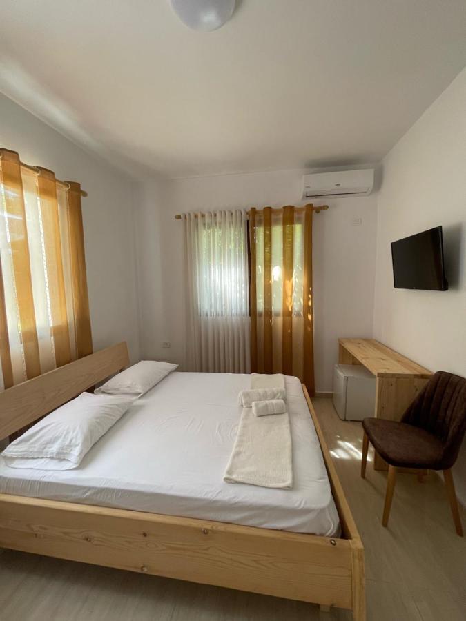 Xho'S Forest Guest House 베라트 외부 사진