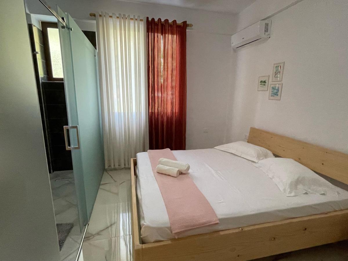 Xho'S Forest Guest House 베라트 외부 사진