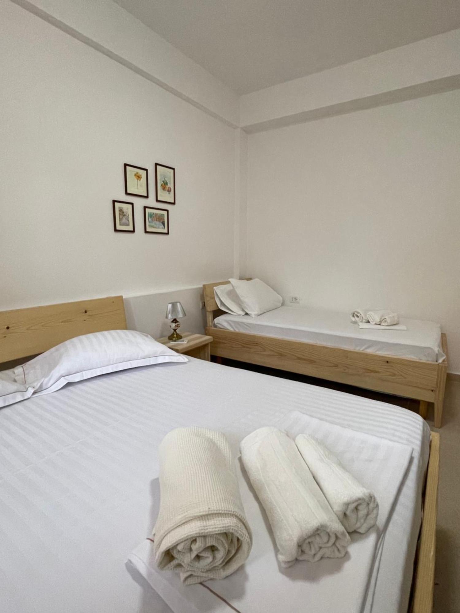 Xho'S Forest Guest House 베라트 객실 사진